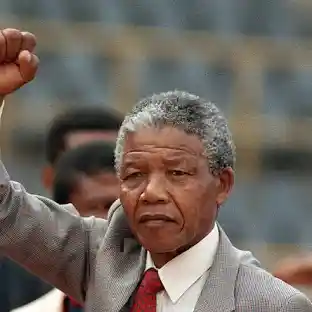 5 DE DICIEMBRE DE 2013: FALLECE NELSON MANDELA
