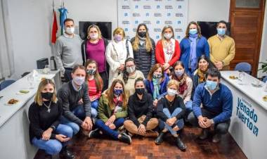 LISANDRO ENRICO COLABORA EN EL NACIMIENTO DE LA ASOCIACIÓN DE JARDINES MATERNALES