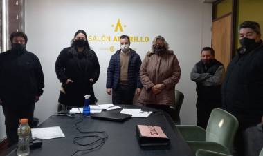 REUNIÓN ENTRE EL MUNICIPIO Y TAXISTAS