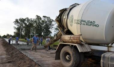 PAVIMENTACION EN CALLE SANTA ROSA/ING. PEREZ
