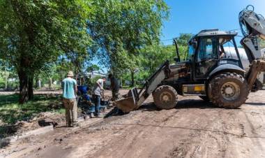 AVANZA LA CONSTRUCCION DE CORDON CUNETA