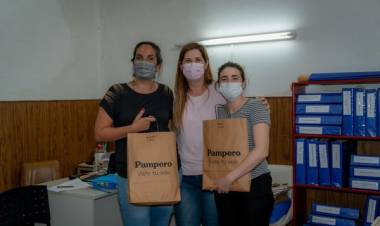 CONTINUA LA ENTREGA DE INDUMENTARIA