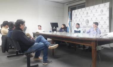 CHARLA CON PRODUCTORES SOBRE FUTURA COMPRA DE MAQUINARIA