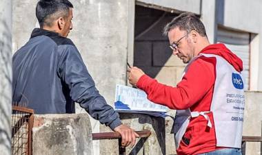 SENADOR LISANDRO ENRICO CENSANDO EN VENADO TUERTO