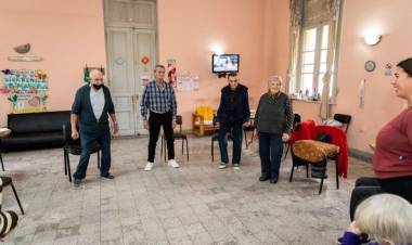 FOLKLORE PARA ADULTOS MAYORES (23/5)