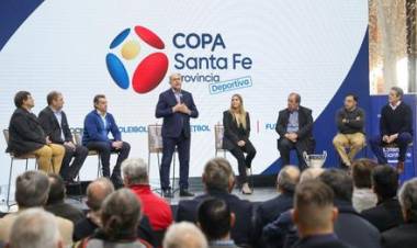 PEROTTI PRESENTO LAS COPAS SANTA FEPROVINCIA  DEPORTIVA  2022