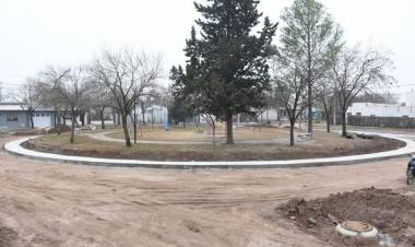 TRABAJOS EN PLAZA DEL BARRIO JARDIN