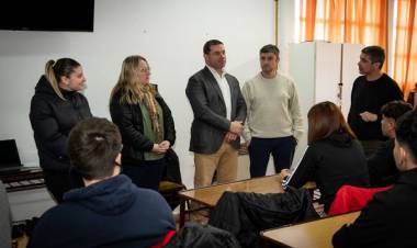6 ALUMNOS ESCUELA TECNICA REALIZARAN PRACTICAS ADMINISTRATIVAS EN DEPENDENCIA MUNICIPAL