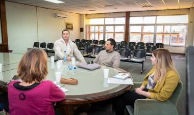 INTENDENTE NATALIO LATANZZI Y AUTORIDADES MUNICIPALES RECIBIERON A INTEGRANTES DE ONG "CREANDO FUTURO"