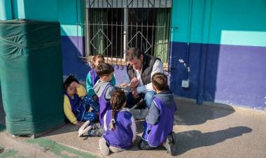 INTENDENTE NATALIO LATANZZI VISITA JARDIN N1 50 Y N1 320 (26/8)