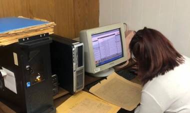 ALUMNA REALIZANDO PRACTICAS EDUCATIVAS EN OFICINA COMPUTOS DE LA MUNICIPALIDAD