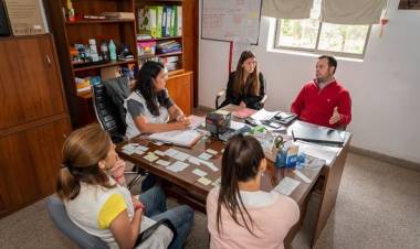 REUNION CON DOCENTES ESCUELA ESPECIAL N| 2092