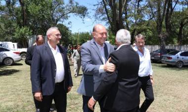 GOBERNADOR OMAR PEROTTI ESTA EN SANTA FE