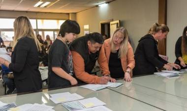 ENTREGA DE BECAS EDUCATIVAS 2023