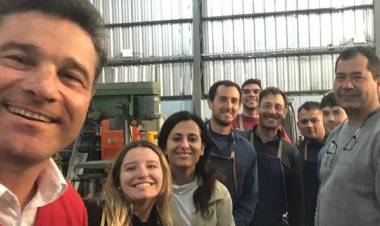 INTENDENTE NATALIO LATTANZI VISITANDO FABRICA DE PASTAS"NTG"
