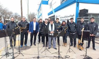 INTENDENTE NATALIO LATTANZI ESTA CON LA BANDA MUNICIPAL