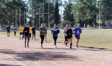 ENTRENAMIENTO EN ESCUELA DE ATLETISMO