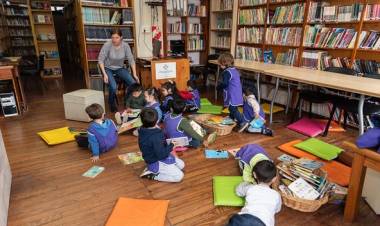 VISITA A BIBLIOTECA MUNICIPAL POR MARATON DE LECTURA