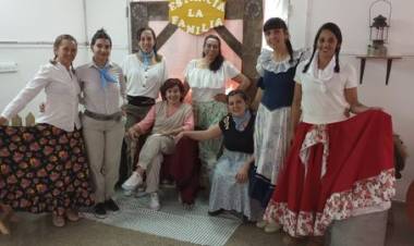 DIA DE LA TRADICION Y DE LA FAMILIA EN EL CAF