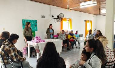 ENTREGA DE INSUMOS FEMENINOS