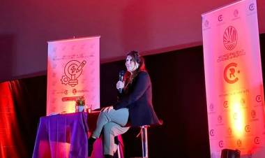 VIVIANA RIVERO PRESENTO "LOS SOLES DE SANTIAGO" EN RUFINO