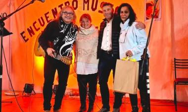 CLAUDIO TORO EN EL ENCUENTRO MUSICAL ENTRE AMIGOS