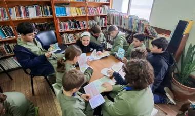 VISITAS ESCOLARES A LA BIBLIOTECA Y EL MUSEO