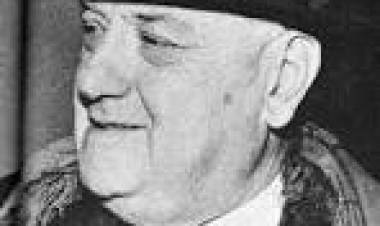 31 DE OCTUBRE DE 1934: ANTONIO LIBERTI FIRMA DOCUMENTOS...