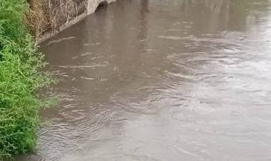 EL AGUA SE RETIRA CON NORMALIDAD DE LA CIUDAD