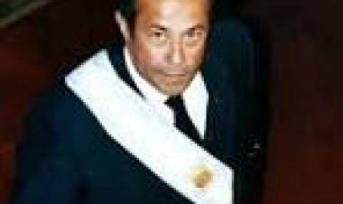 30 DE DICIEMBRE DE 2001: RENUNCIA ADOLFO RODRIGUEZ SAA