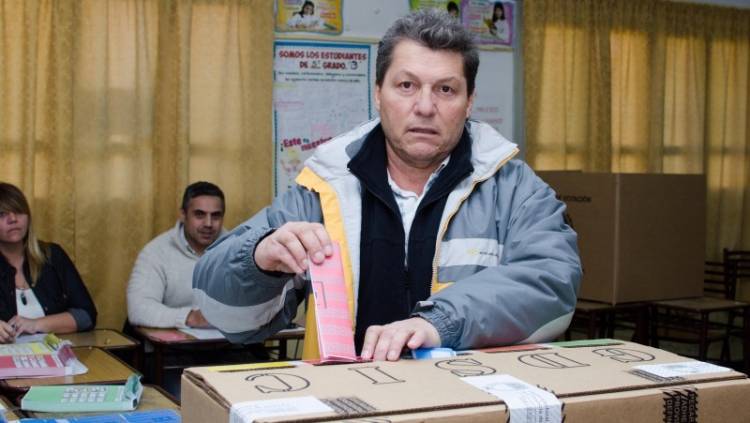 Saludo al ex senador justicialista