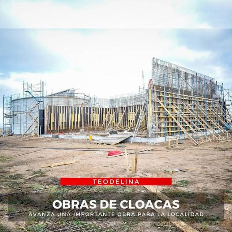 OBRAS DE CLOACAS EN TEODELINA