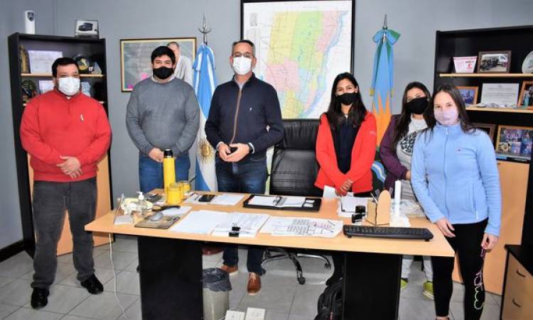 A LA PAR DE LAS INSTITUCIONES LOCALES_ SANCTI SPIRITU