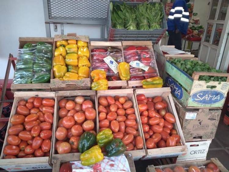 MERCADERIA QUE LLEGO ESTA MAÑANA A  FRUTERIA Y VERDULERIA "AMERICA"