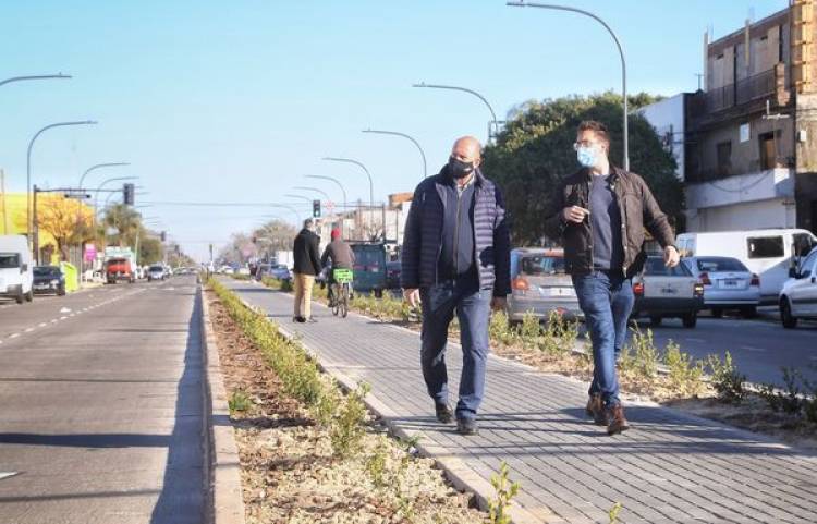 EL GOBERNADOR OMAR PEROTTI RECORRIO EL TRAMO REHABILITADO EN BV 27 DE FEBRERO  EN ROSARIO     N ROSARIO