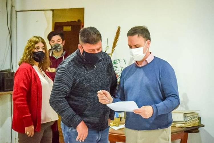 SENADOR ENRICO PRESENTE EN LA IGLESIA PENIEL