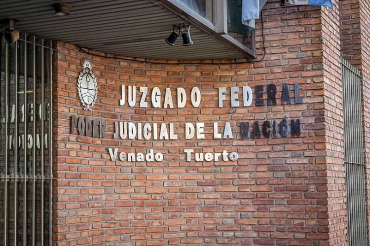 VENADO TUERO- SENADOR ENRICO: DENUNCIAMOS UN CENTRO DE DISTRIBUCION DE DROGAS