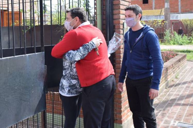 OBSEQUIO  A DOCENTES JUBILADAS