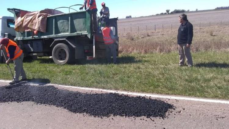 MAS BACHEO EN RUTA 33