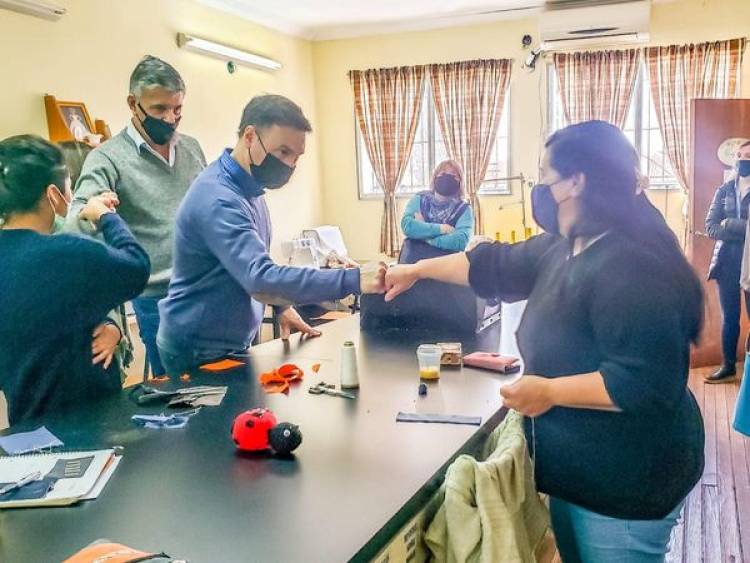 MAGGIOLO GRAN INICIATIVA DEL TALLER DE COSTURA