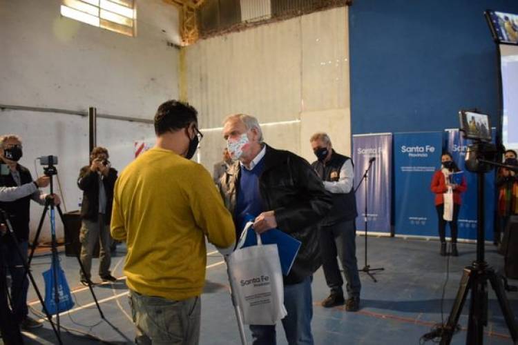 SE ENTREGARON 12 VIVIENDAS