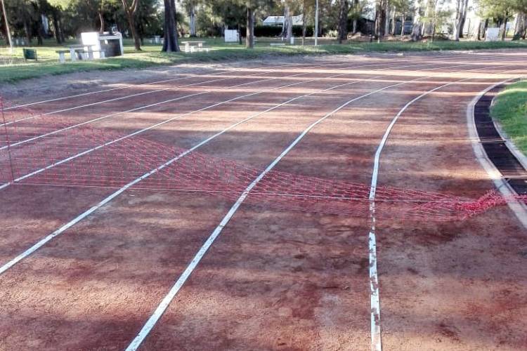TRABAJOS EN PISTA DE ATLETISMO
