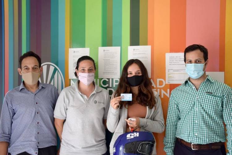 PRIMERA LICENCIA: UN CASCO
