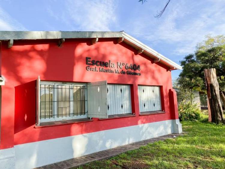 SENADOR LISANDRO ENRICO: ESTAMOS PRESENTES EN LAS ESCUELAS DE LA REGION. HOY VISITAMOS LA 6404