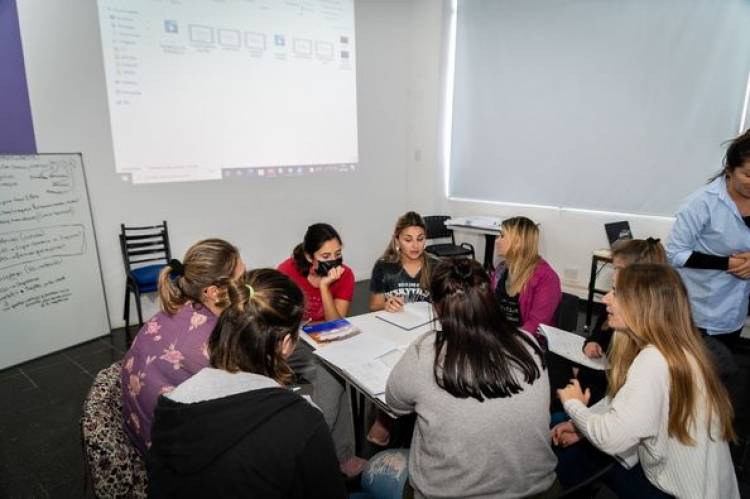 LOS EMPRENDEDORES SE SIGUEN CAPACITANDO