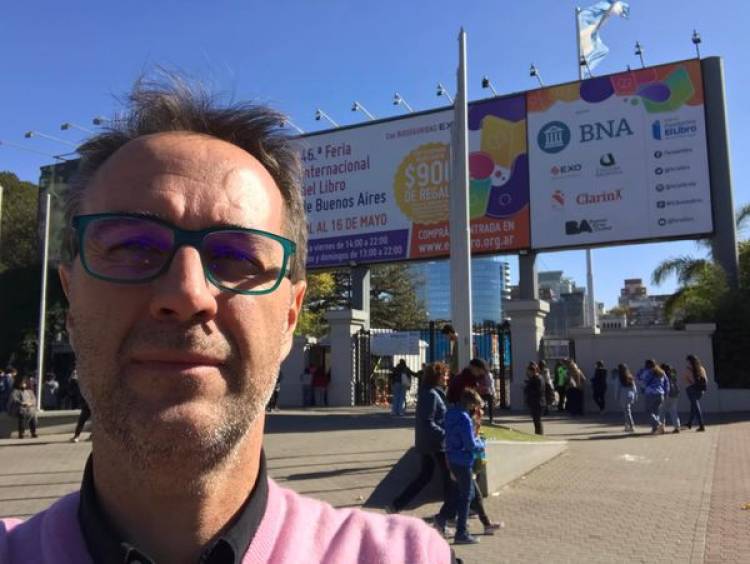GUSTAVO TIMO EN LA FERIA DEL LIBRO