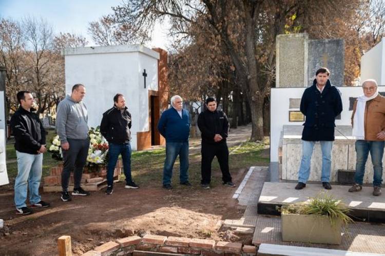 HOMENAJE A BERNABE FERREIRA