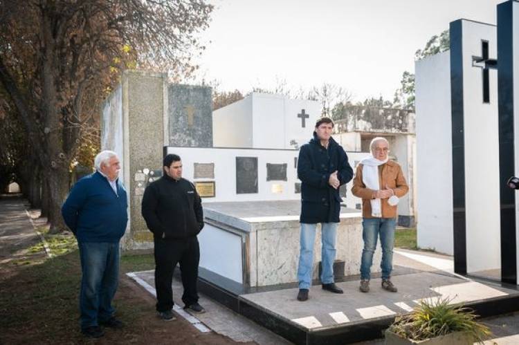 HOMENAJE A BERNABE FERREIRA