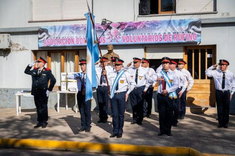 ACTO POR EL DIA DEL BOMBERO