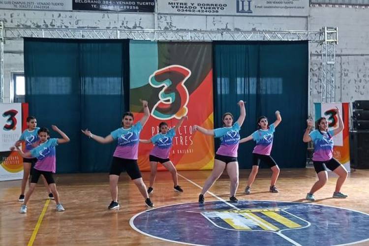 GRAN PARTICIPACION DE LA ESCUELA MUNICIPAL DE DANZA
